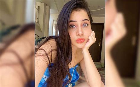 urfi javed 15 year old|Urfi Javed Opens Up About Being Physically Abused By Her。